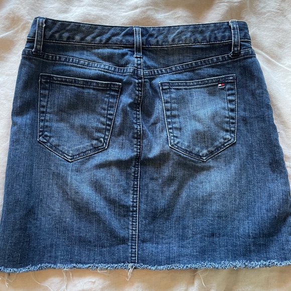 Tommy Hilfigire denim skirt - Picture 4 of 9